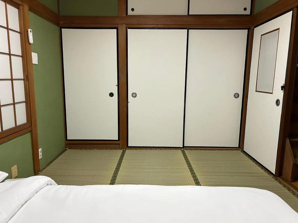 Guest house Kix House Waraku III 和楽三号館 Hotel Izumisano